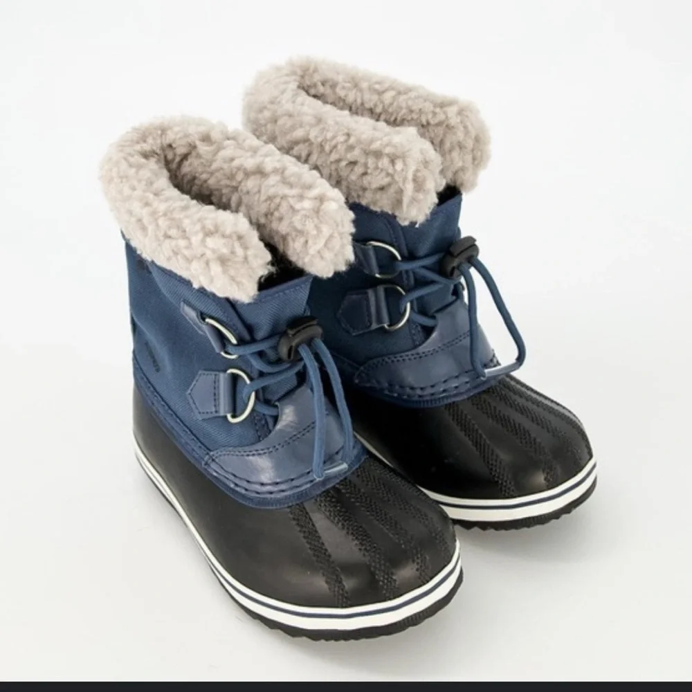 Sorel Navy and Black Snow Boots